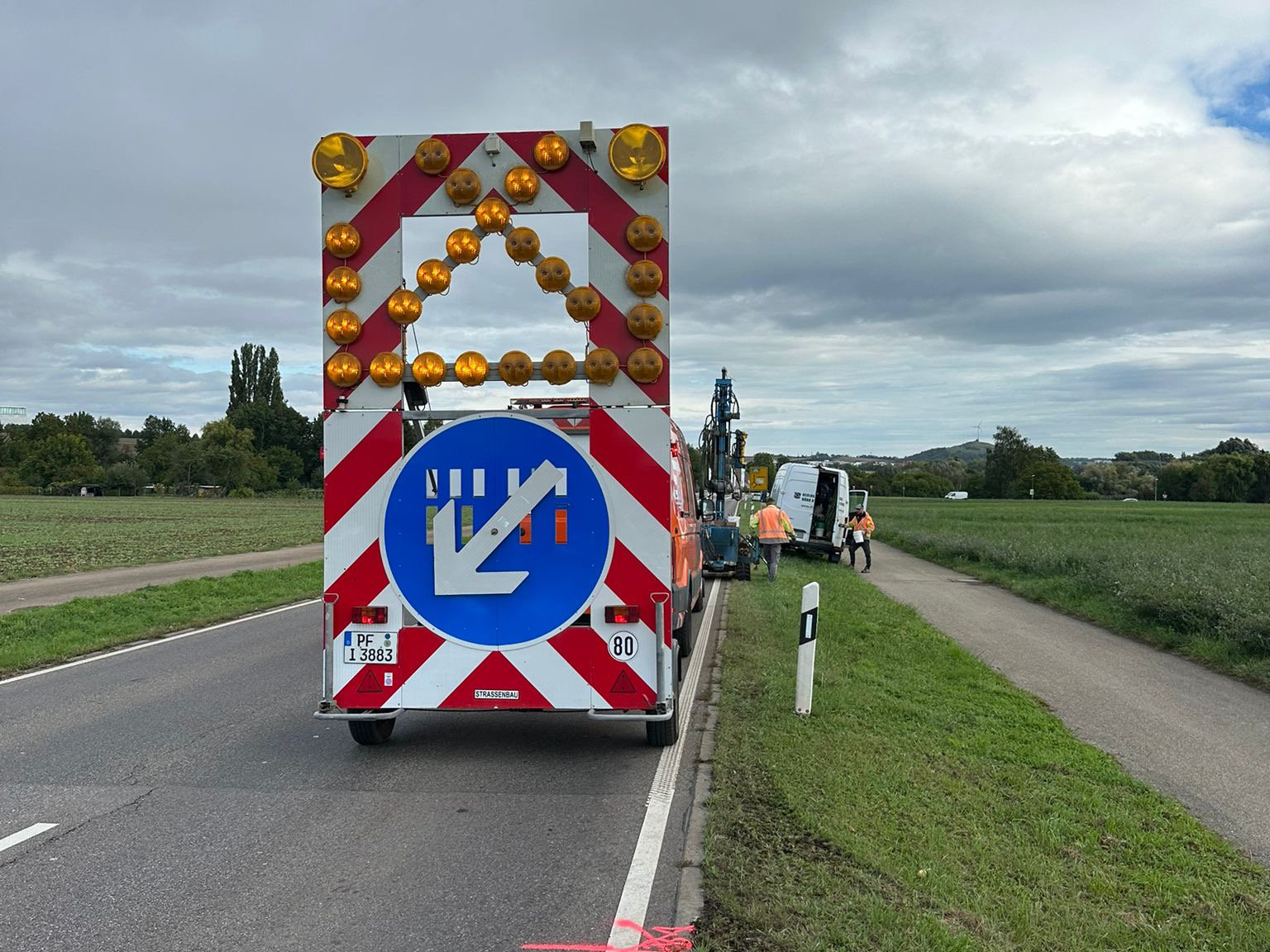 Mobile Absicherung für Baustellen auf Landstraßen oder Autobahnen