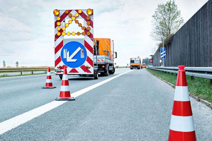 Mobile Absicherung für Baustellen auf Landstraßen oder Autobahnen